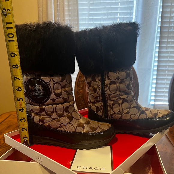 Authentic Coach winter boots‼️ - Picture 4 of 7